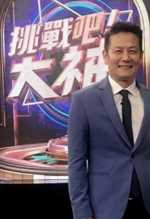 广东大哥深入足浴选妃双飞小姐姐 - 网红泄密